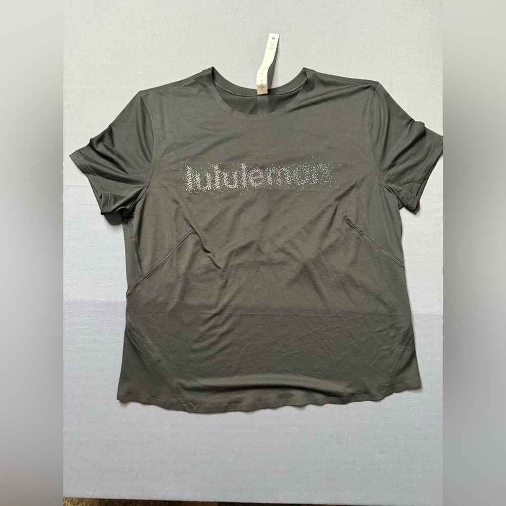 lululemon athletica Charcoal Short Sleeve Tee